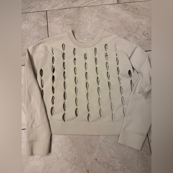 Lululemon - Picture 2 of 4